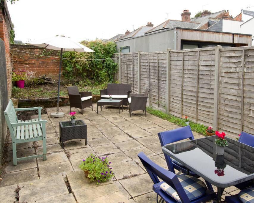 City Centre 4 Bedroom House Winchester Exterior photo