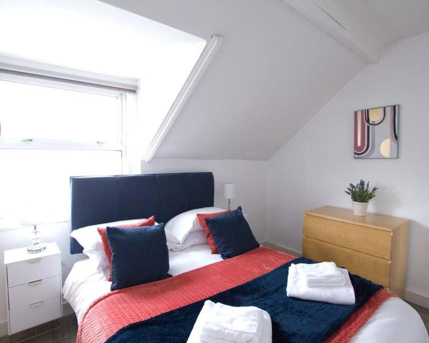 City Centre 4 Bedroom House Winchester Exterior photo